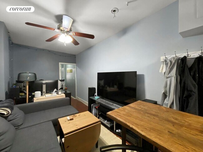 Foto del edificio - 758 10th Ave