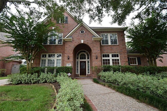 Building Photo - 9307 Shady Ln Cir