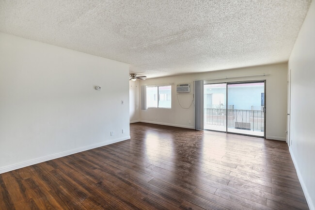 Building Photo - 8140 Langdon Ave