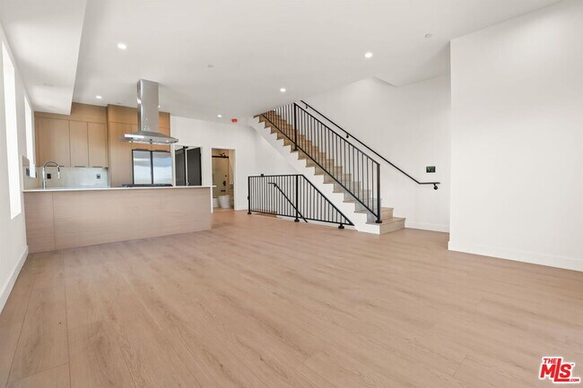 Foto del edificio - 2135 S Longwood Ave