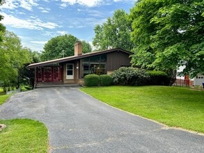 Building Photo - 760 Carson Dr
