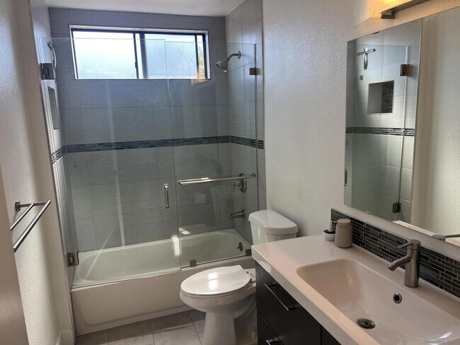 Foto del edificio - 3761 Boundary St