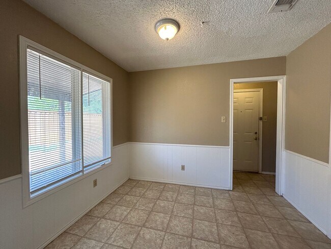 Foto del edificio - 6806 4th St