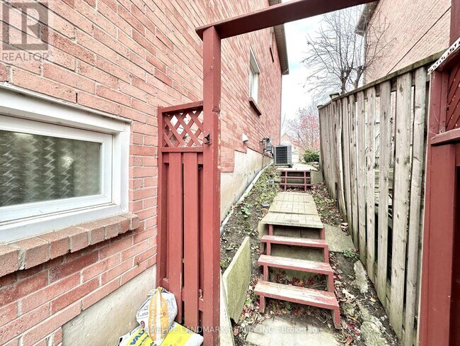 Photo du bâtiment - 9 Captain Francis Dr