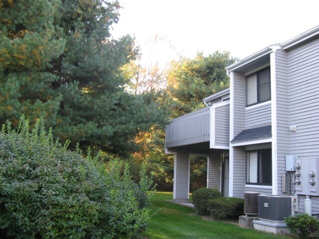 Foto del edificio - 107 Hilltop Dr