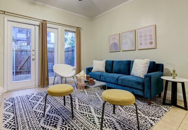 Foto del edificio - 1411 Gracy Farms Ln