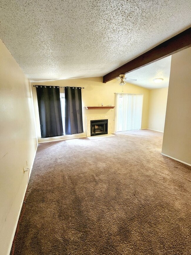 Foto del edificio - Affordable duplex in convenient location!