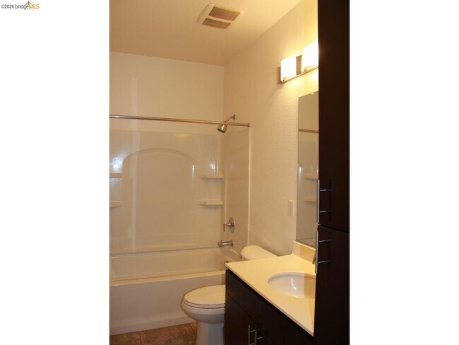 Foto del edificio - 859 Graphite Ln