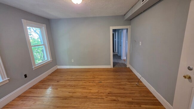 Building Photo - 53 Merrifield St