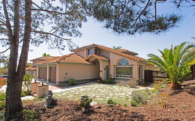 Foto del edificio - Gorgeous 4 Bedroom, 3 bathroom Home with private Pool!