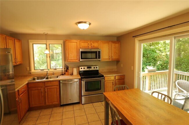 Foto del edificio - 17 Clara Ln