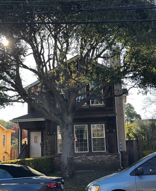 Building Photo - 551 59th Street