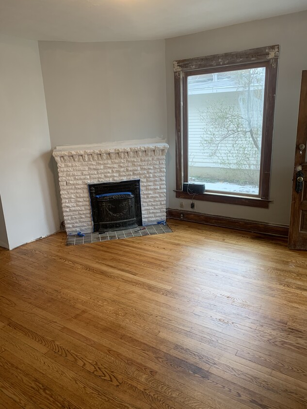 Living Room - 209 N Willow St