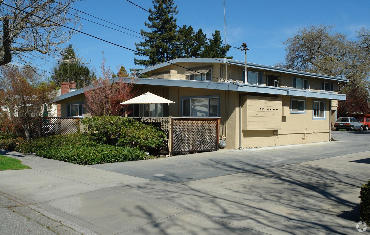 Primary Photo - 2145-2153 Williams St
