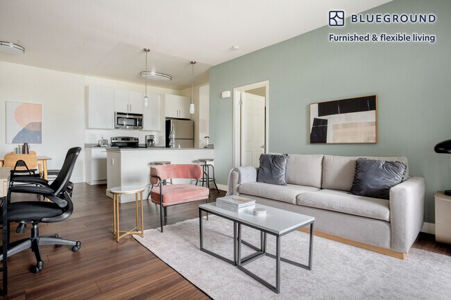 Foto del edificio - 1273 Lakeside Dr