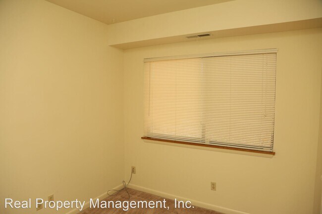 Building Photo - 2 br, 1.5 bath House - 1585 Birnam Dr.