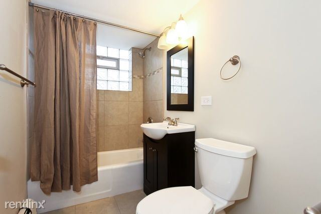 Building Photo - 1 br, 1 bath Apartment - 3225 W 111th St