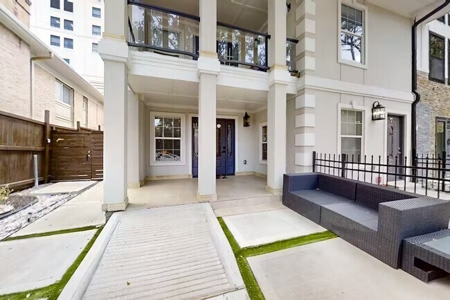 Foto del edificio - 6325 Riverview Way