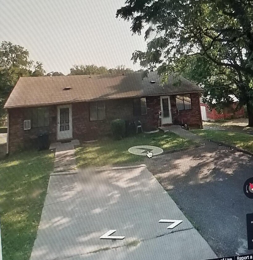 Primary Photo - 1322 Essex Ave NW