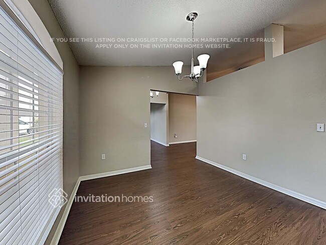Foto del edificio - 914 Summer Glen Dr