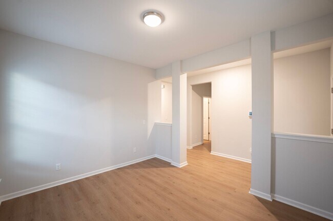 Foto del edificio - Available Soon!