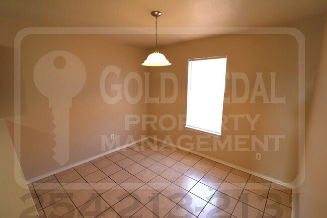 Building Photo - 2806 Cantabrian Dr
