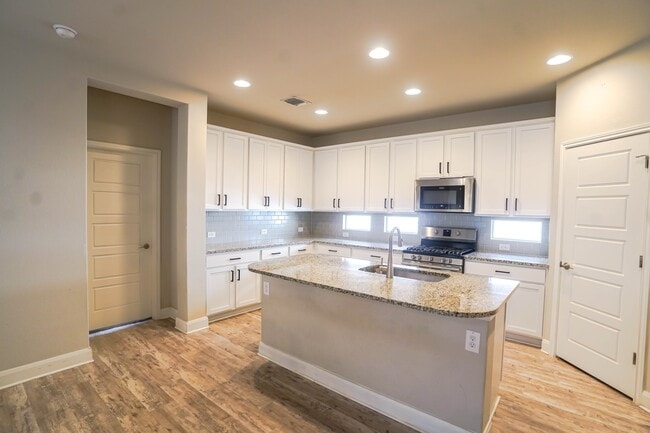 Foto del edificio - 9312 Margaret Jewel Ln