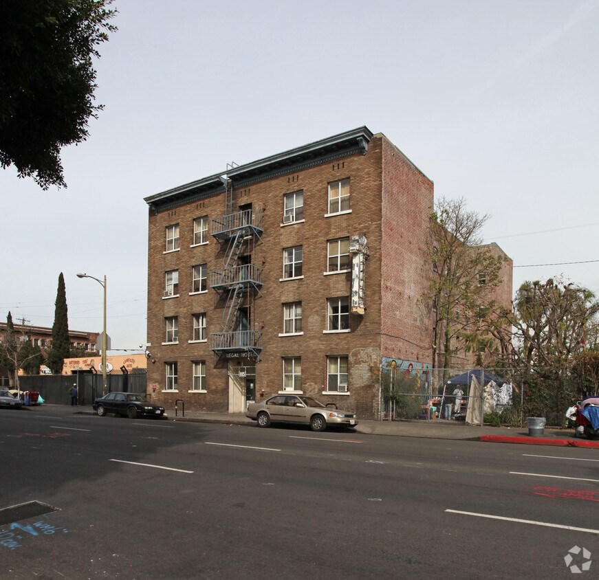 Primary Photo - Regal Hotel
