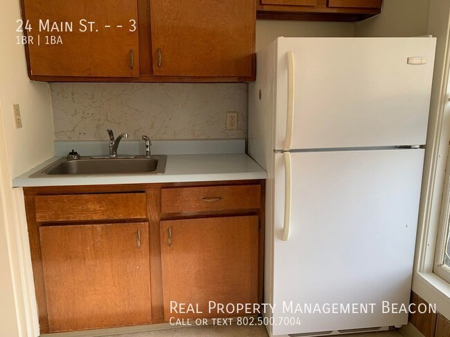 Building Photo - 1 BR/1 BA $1350 includes heat, hw and elec...