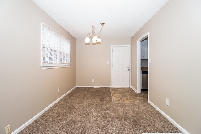 Building Photo - 3711 Fox Trail Cir NW