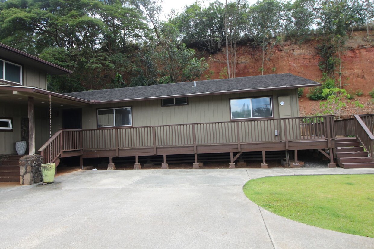 Foto principal - 4-bedroom Home with Huge Covered lanai and...