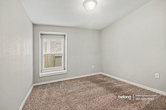 Foto del edificio - 6911 Rosemont Ct