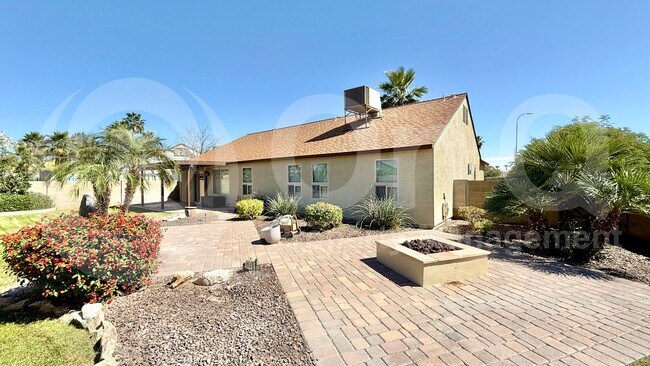 Foto del edificio - 601 S Kenwood Ln