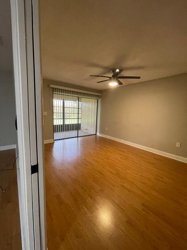 Master bedroom - 733 Carpenters Way