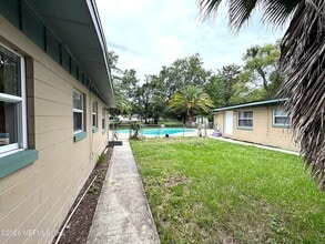 Building Photo - 4464 Spring Glen Rd