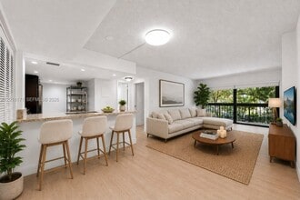 Building Photo - 5201 Orduna Dr