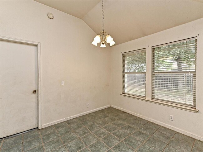 Foto del edificio - 14700 Menifee St