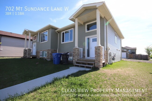 Building Photo - ?? Spacious & Bright FULL DUPLEX in Sunrid...