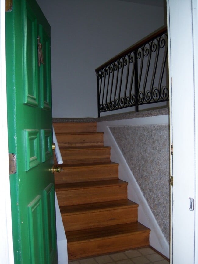 Vestíbulo de entrada - 1706 Cedar Hill Rd