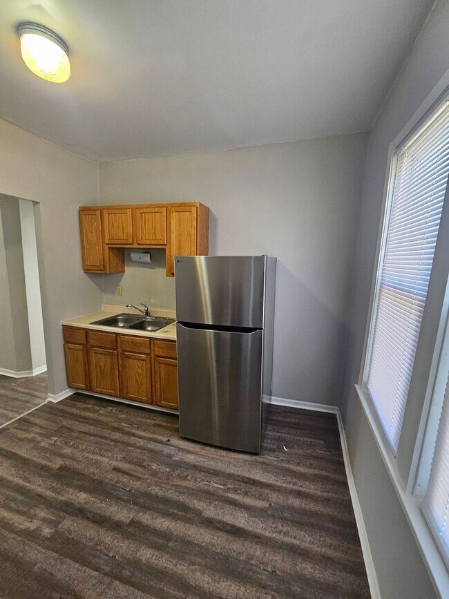 Foto del edificio - 2135-2137 N 44th St. (Duplex)