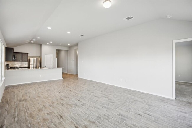 Building Photo - 124 Trailside Ln