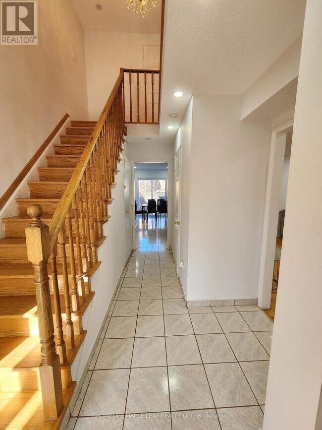 Building Photo - 82 Stanwell Dr
