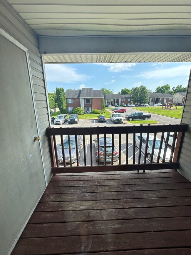 Foto del edificio - 4103 Blue Lick Ct