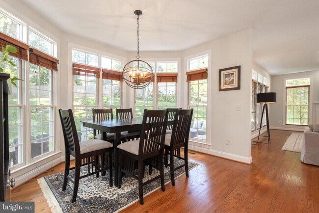 Foto del edificio - 11629 Forest Hill Ct