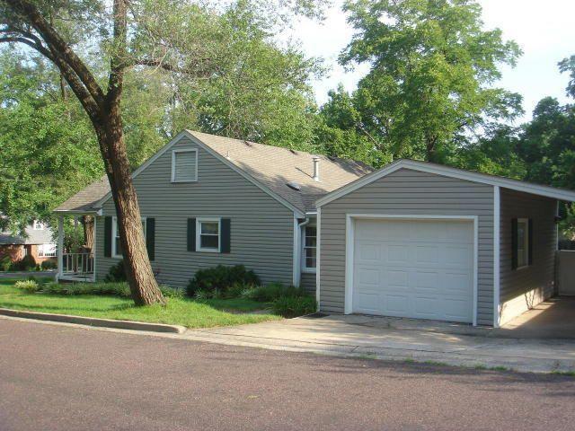 Building Photo - 410 Crestland Ave