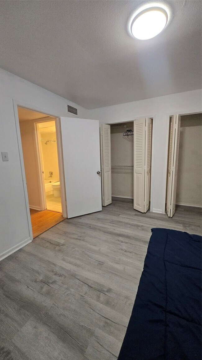 Building Photo - 8427 Hearth Dr