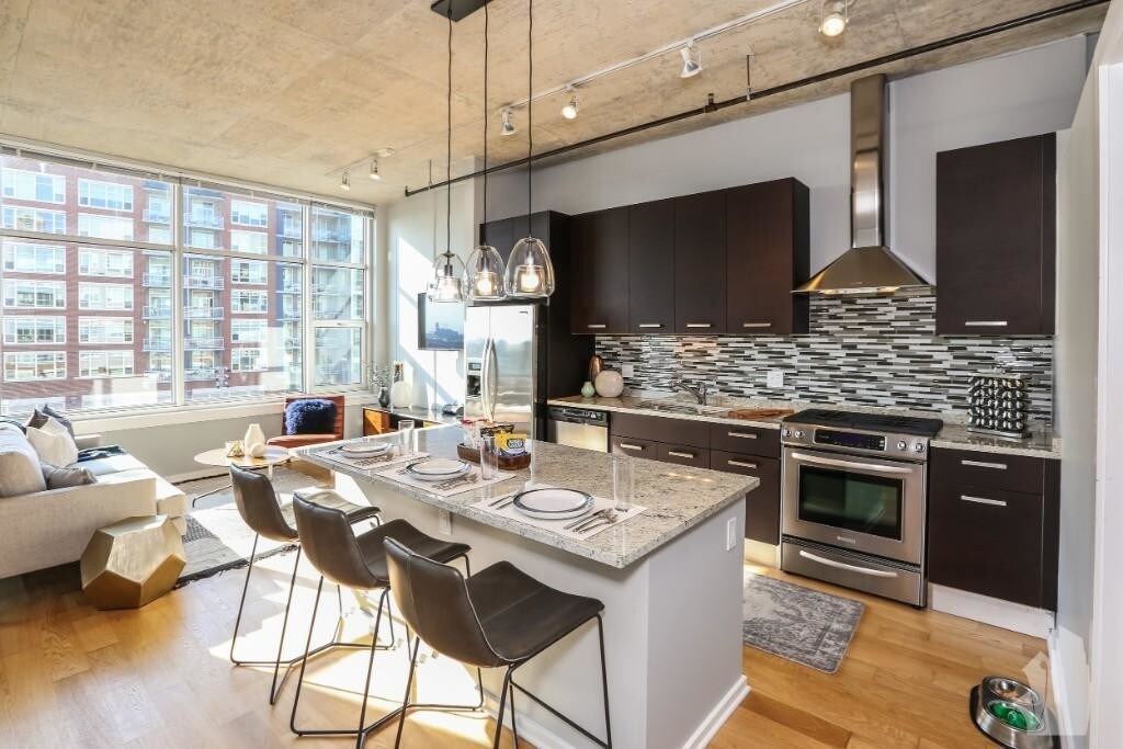 Foto principal - 1135 S Delano Ct