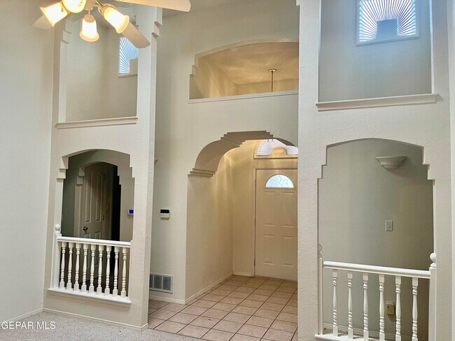 Building Photo - 12188 Dos Rios Dr