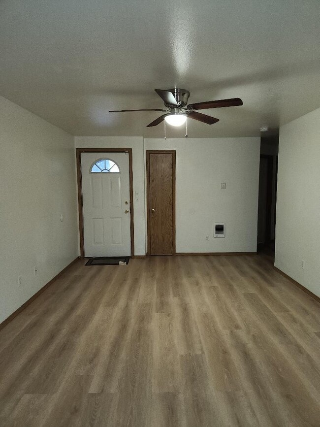 Foto del edificio - 3 Bdrm/2 Bath Single Level