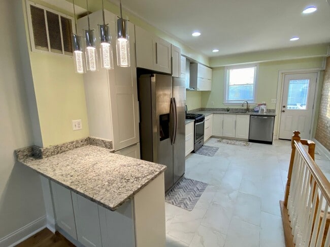 Foto del edificio - 634 S Newkirk St
